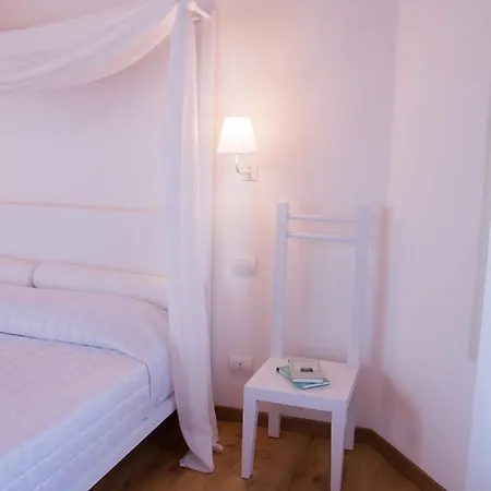 Silvia Bed & Breakfast 4*