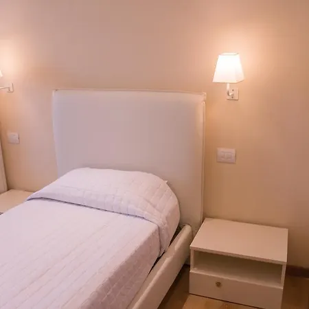 Silvia Bed & Breakfast 4*