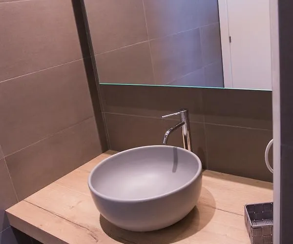 Silvia לינה וארוחת בוקר 4*