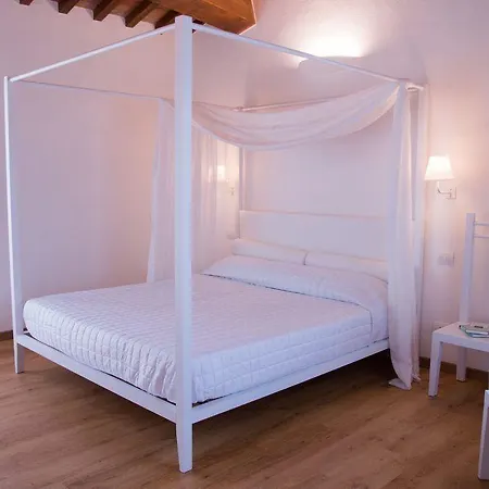 Silvia Bed & Breakfast 4*